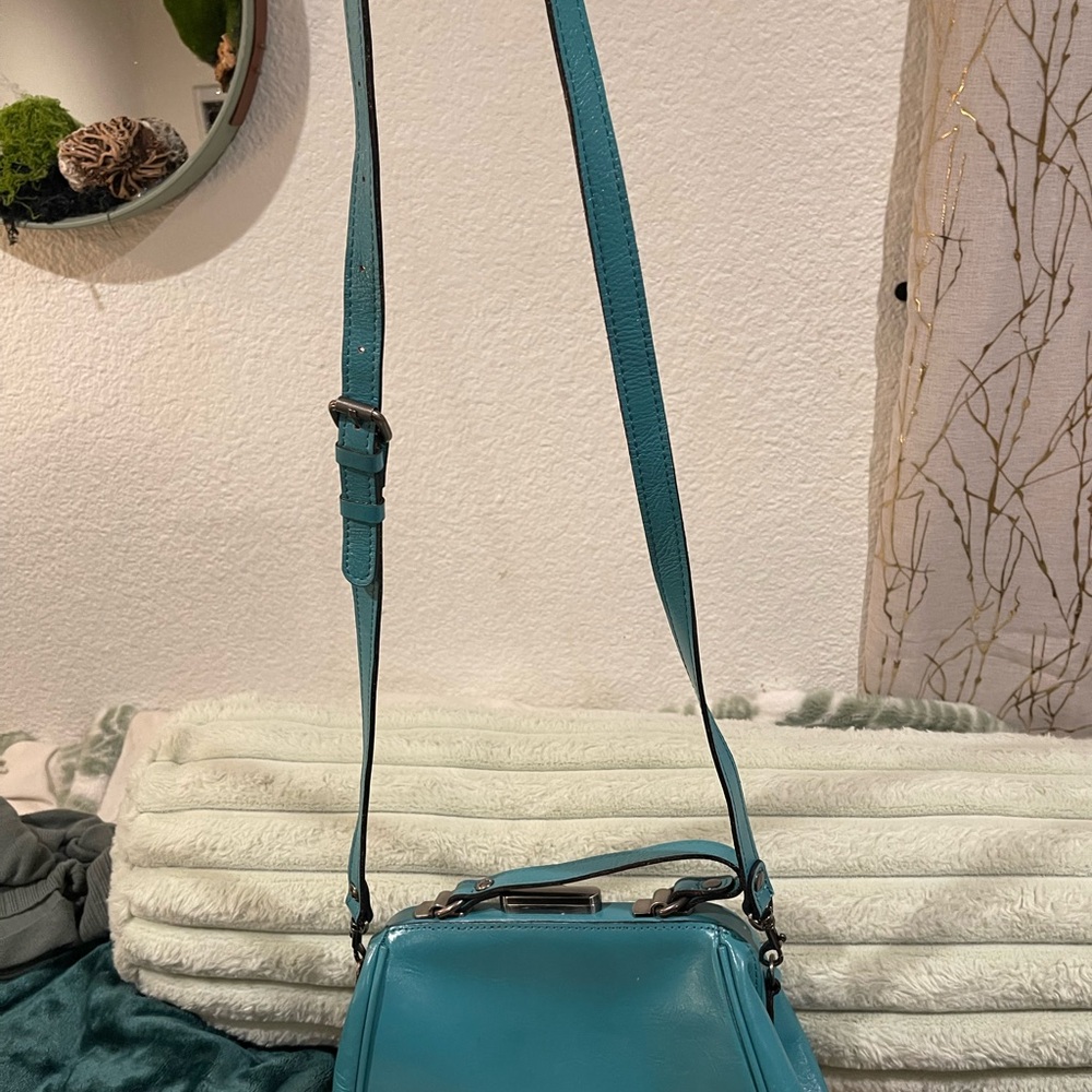 Patricia Nash Teal Hand Tooled Leather Bag-all reasonable offers considered - Picture 4 of 9